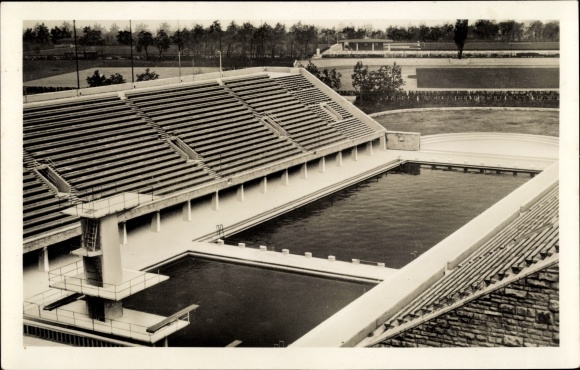 Ak Berlin Charlottenburg Westend, Reichssportfeld, Blick von Deutschen Kampfbahn auf Schwimmstadion