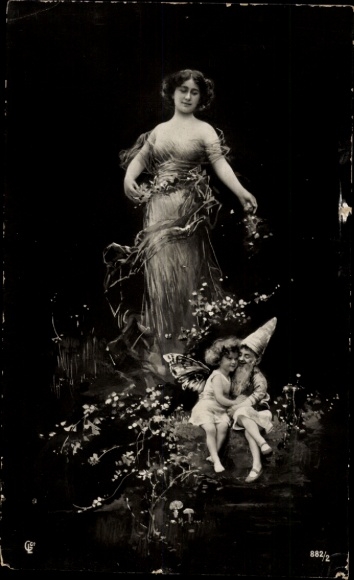 Ak Frau als Mutter Natur, Blumen, Kinder als Engel und Zwerg, Portrait, NPG 344/2