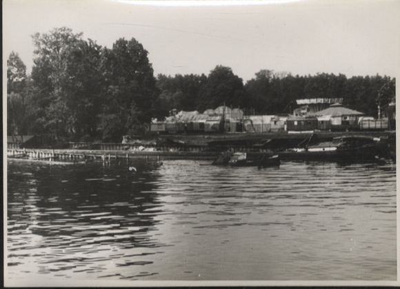 Original Foto Berlin Treptow, Vergnügungspark, vom Wasser aus gesehen, um 1948