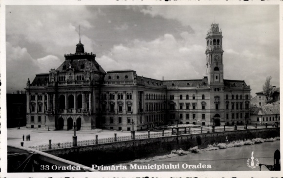Ak Oradea Großwardein Nagyvárad Rumänien,  von  Primăria Municipiului  schwarz-weiß,  Architektur