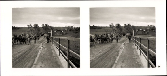 Stereo Raumbild Foto "Die Soldaten des Führers im Felde", Nr. 66, Truppen passieren den San
