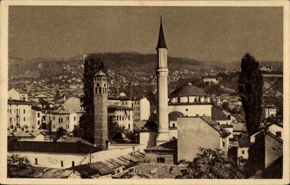 Ak Sarajevo Bosnien Herzegowina, Panorama von  Minarett, Häuser, Bäume