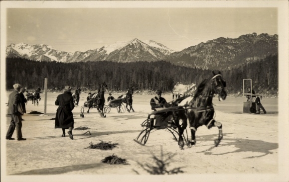 Foto Ak Pferderennen mit Schlittengespannen, Winter