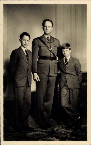 Ak Leopold III., König der Belgier, Prinz Albert II., Prinz Baudouin