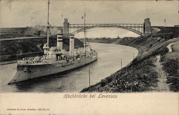Ak Hochbrücke Levensau, Kanal, deutsches Kriegsschiff, Kleiner Kreuzer, Kaiserliche Marine