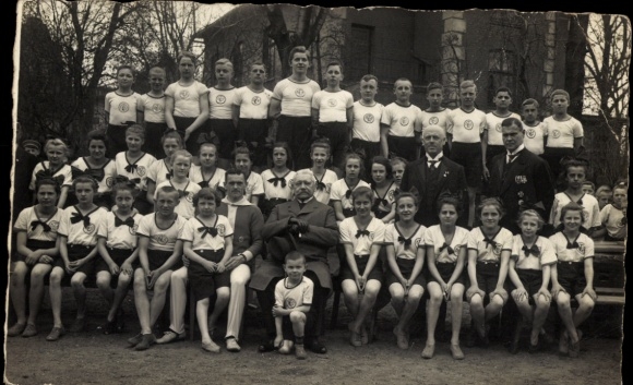 Foto Ak Lüneburg, Reichspräsident Hindenburg als Gast der Musterturnschule des Männerturnvereins