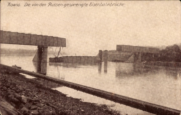 Ak Kaunas Kowno Kauen Litauen, Eisenbahnbrücke,  von Russen gesprengt, Fluss, Ruinen