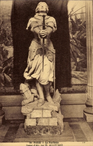 Ak Paris V, Panthéon, Statue von Jeanne d'Arc