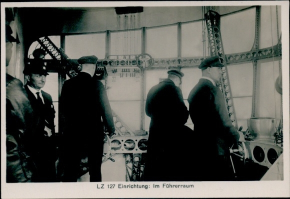 Foto Luftschiff LZ 127 Graf Zeppelin, Einrichtung, Im Führerraum, Zigarettenbild Club, Sanct Georg