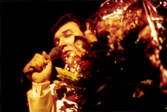 Foto Sänger Karel Gott auf der Bühne