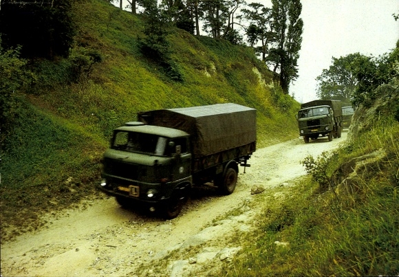 Ak Militärkraftfahrzeuge der NVA, LKW, DDR