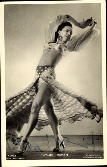Ak Schauspielerin und Tänzerin Ursula Deinert, Portrait, tanzend, Autogramm