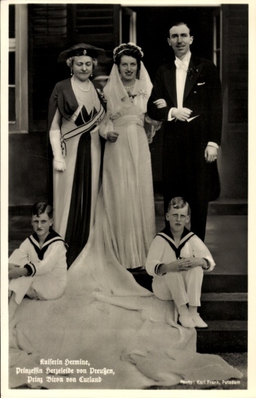 Ak Kaiserin Hermine, Hochzeit Prinzessin Herzeleide von Preußen mit Prinz Biron von Curland