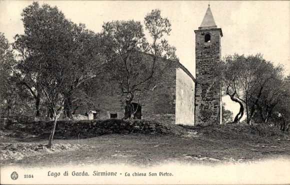 Ak Sirmione Lago di Garda Lombardia, Lago di Garda,  Kirche San Pietro, Olivenbäume, Glockenturm