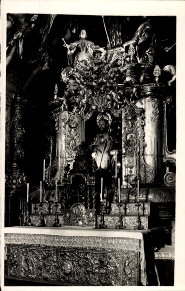 Ak Santiago de Compostela Galicien Spanien, Hochaltar, Kathedrale, Kerzen, kunstvolle Verzierunge
