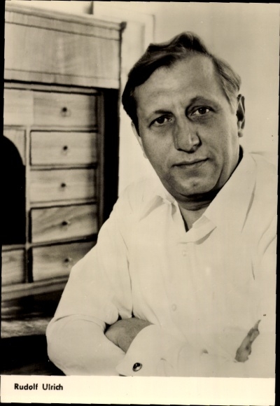 Ak Schauspieler Rudolf Ulrich, Portrait, Film Schwarzer Samt, Film Die große Schlange, Schrank