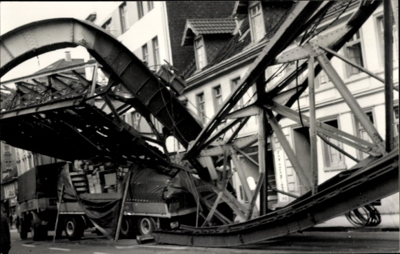 Foto Ak Fotograf Carl Bellingrodt, Deutsche Eisenbahn, Verkehrsunfall