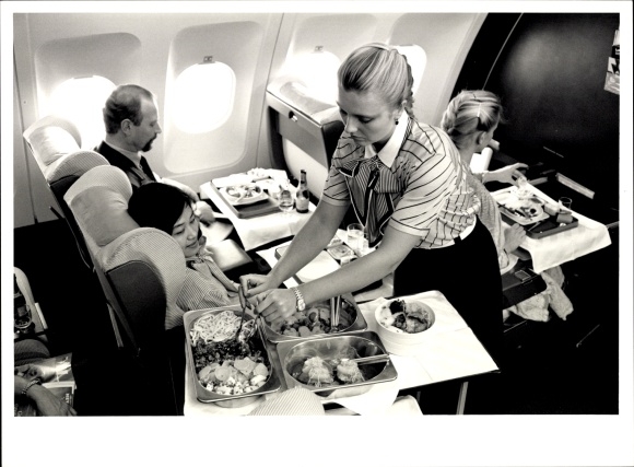 Foto Deutsches Passagierflugzeug, Airbus A310, Lufthansa, Flugbegleiter