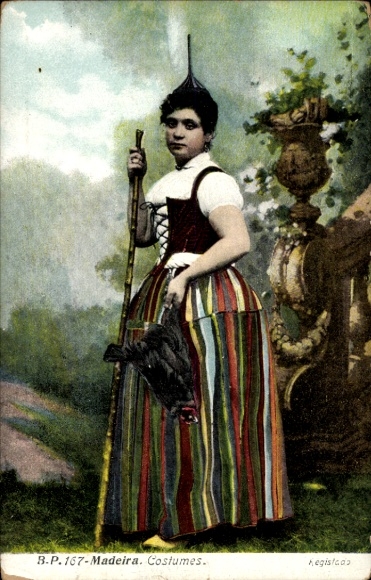 Ak Insel Madeira Portugal, Frau in Volkstracht