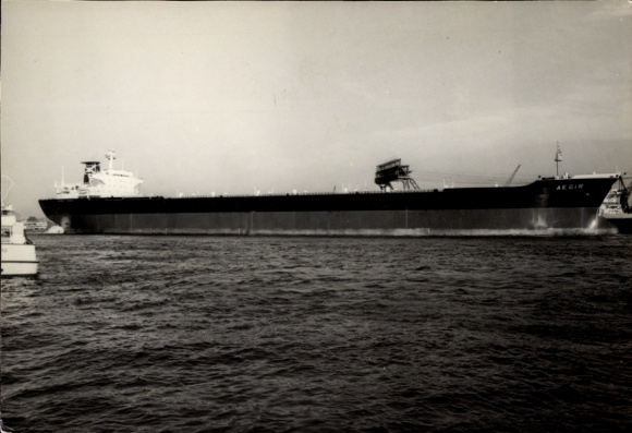 Foto Ak Hafenpartie, Frachtschiff