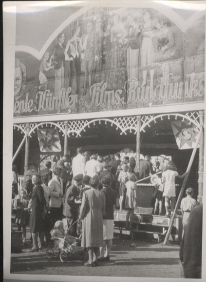 Original Foto Berlin Treptow, Vergnügungspark, Vergnügungsbude, um 1947