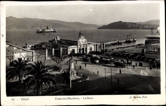 Ak Vigo Galicien Spanien, Hafenansicht, Estación Marítima, Schiffe, Autos, Palmen