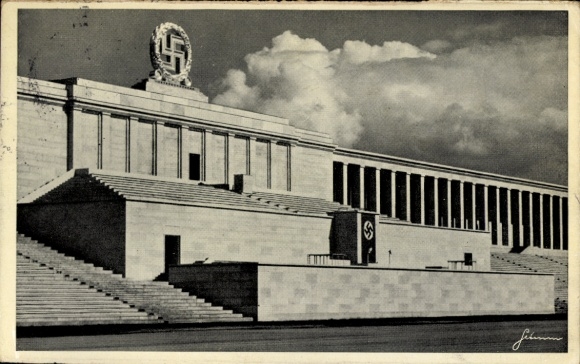 Ak Reichsparteitagsgelände Nürnberg, Zeppelinfeld, Mittelteil der Haupttribüne