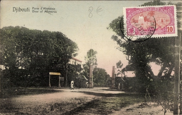Ak Djibouti Dschibuti,  Porte d'Abyssinie, Straße, Bäume, Person