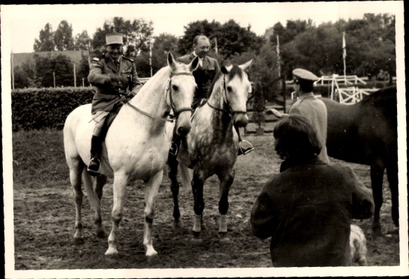 Foto Ak Dressurreiten, Reiter Walter Günther