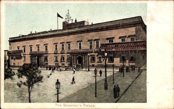 Ak Valletta Malta, Das Gouverneurspalais, Menschen auf dem Platz, Fahne auf dem Dach