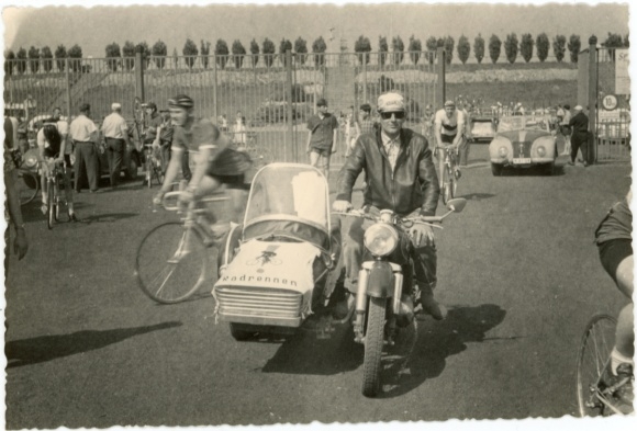 Foto Potsdam, Radrennen, Motorrad mit Beiwagen