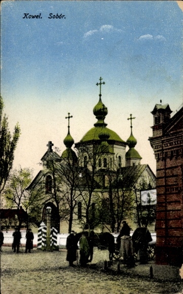 Ak Kowel Ukraine,  Sobór, Kirche mit Kuppeln, Bäume, Menschen, Pferdewagen