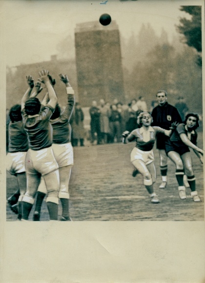 Foto Berlin Wendenschloss, Handball Pokal, Köpenick gegen. Borussia, 21.10.1951