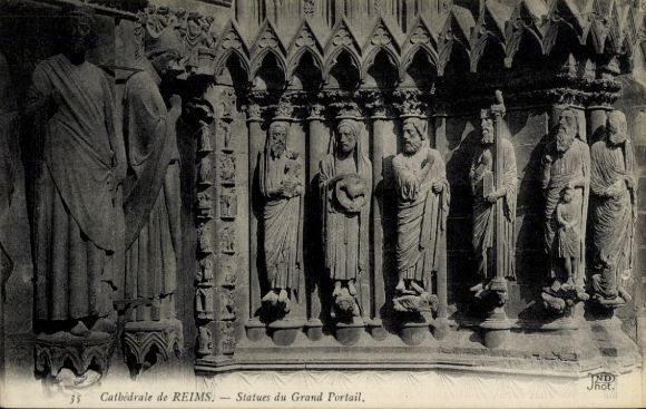 Ak Reims Marne, Statuen am Grand Portail, Kathedrale von  YND