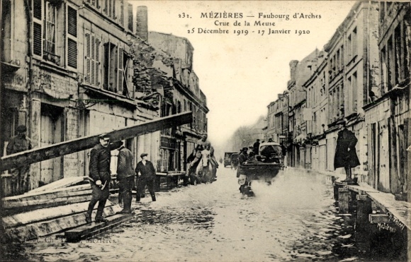 CPA Mézières, Faubourg d'Arches, Crue de la Meuse 15 Décembre 1919-17 Janvier 1920