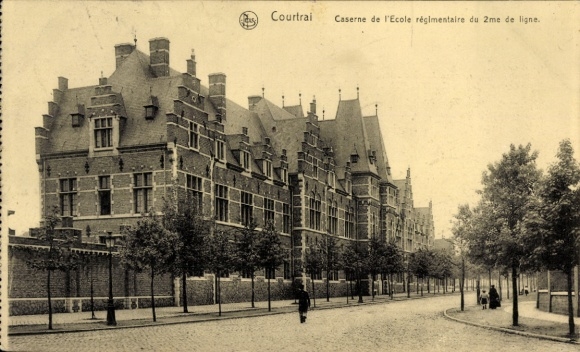 Ak Kortrijk Courtrai Westflandern, Caserne de l'Ecole régimentaire,   Militärgebäude