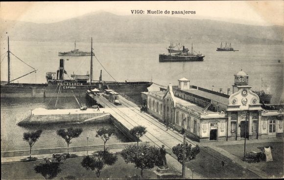 Ak Vigo Galicien Spanien, Schiffe im Hafen, Muelle de pasajeros, Gebäude, Bäume, Vigo
