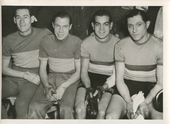 Foto Französische Radrennfahrer Roux, Pieters, Raynes, Girart, 100-Minuten-Rennen am Funkturm