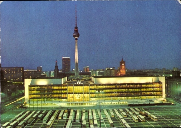 Ak Berlin Mitte, Palast der Republik, Fernsehturm, Rathaus, Nachtbeleuchtung