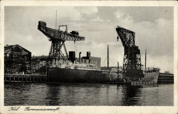 Ak Kiel, Germaniawerft, Dampfschiff im Bau, Kräne