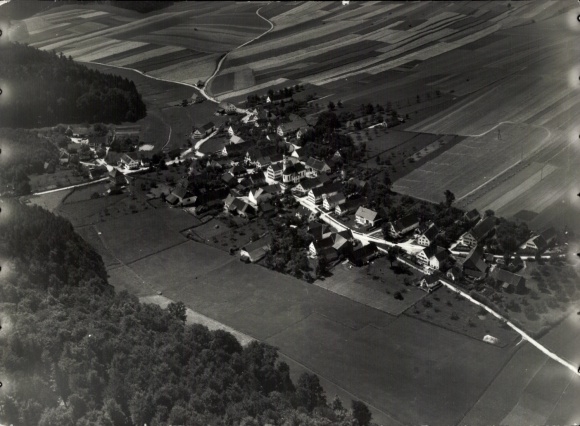 3 D Ak Brünette nackte Frau auf einem Stuhl sitzend, Wackelbild, Negligé