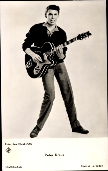 Ak Schauspieler Peter Kraus, Gitarre