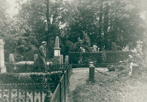 Foto Insel Amrum in Nordfriesland, Adolf Hitler, Privater Schnappschuss, Friedhof