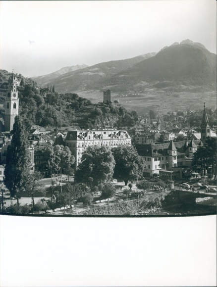 Foto Meran Merano Südtirol, Gesamtansicht