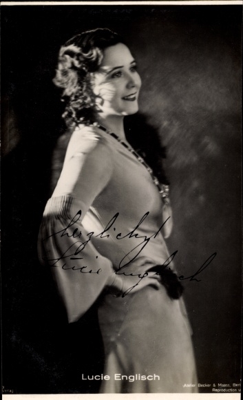 Ak Schauspielerin Lucie Englisch, Standportrait, Autogramm
