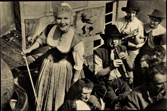 Ak Schauspielerin Lore Frisch, DEFA Film, Filmszene Zar und Zimmermann