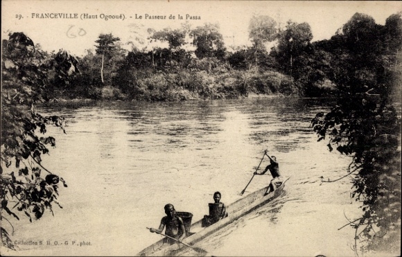 Ak Franceville Ogooué Gabun, einheimische Fischer im Kanu