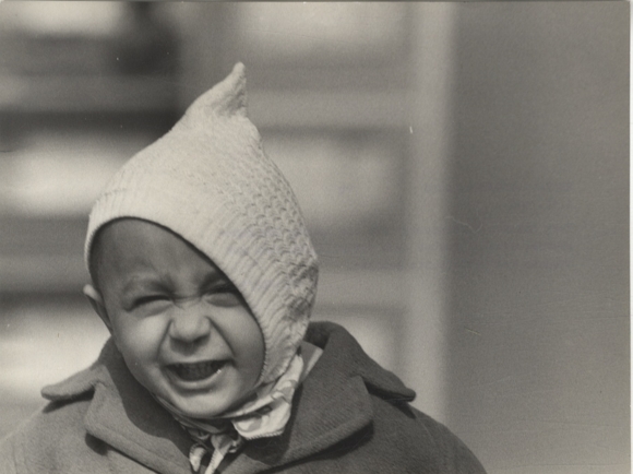 Original Foto Hans-Joachim Spremberg, Schnappschuß, Kind mit Zipfelmütze, um 1965