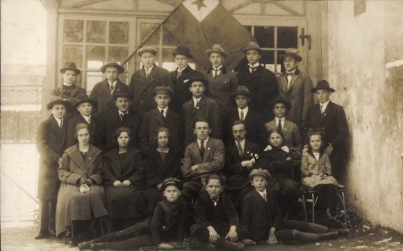 Foto Ak Esperanto Doubravka, Männer-Gruppenfoto