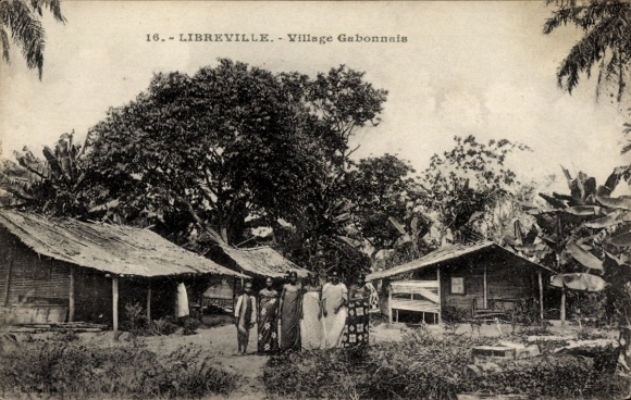Ak Libreville Gabun,  Village Gabonnais